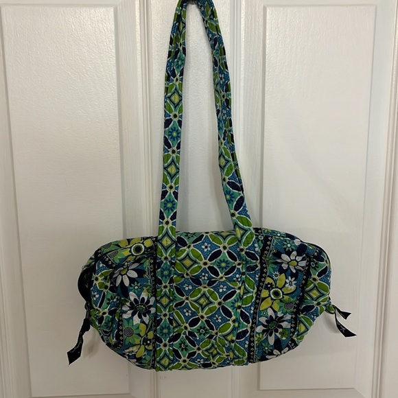 GUC Vera Bradley Daisy Daisy Barrel Bag - Picture 4 of 4